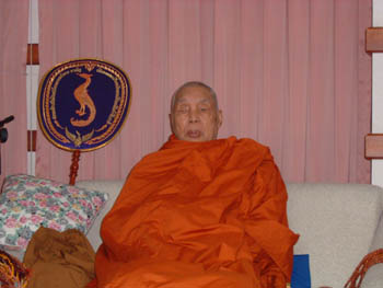 ถวายผ้าป่าสามัคคี