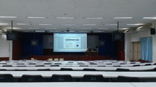 หน่วยปฏิบัติการคอมพิวเตอร์และโสตทัศนูปกรณ์ ได้ทำการเปลี่ยน Projector ในห้องบรรยาย 202, 203, 206 และ 207 ใหม่