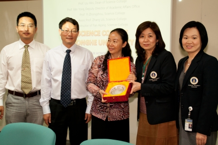 ต้อนรับผู้เยี่ยมชมจาก Honghe University, China