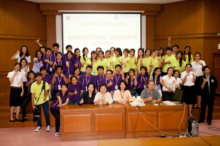ต้อนรับคณะนักศึกษาจาก International University, Cambodia