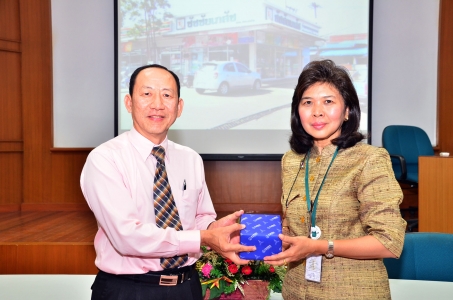 การบรรยายพิเศษ เรื่องการทำร้านยาอย่างไรให้ประสบสำเร็จ