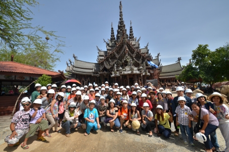 คณะเภสัชศาสตร์ จัดทัศนศึกษาที่ ปราสาทสัจธรรม และ Mimosa