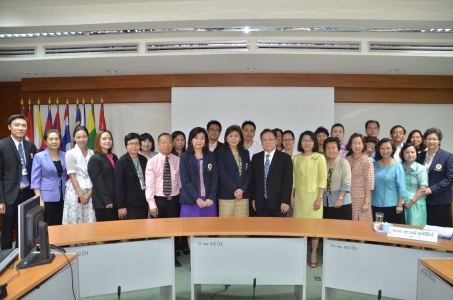 การนำเสนอผลงานการพัฒนา ผลิตภัณฑ์สมุนไพรไทย 
