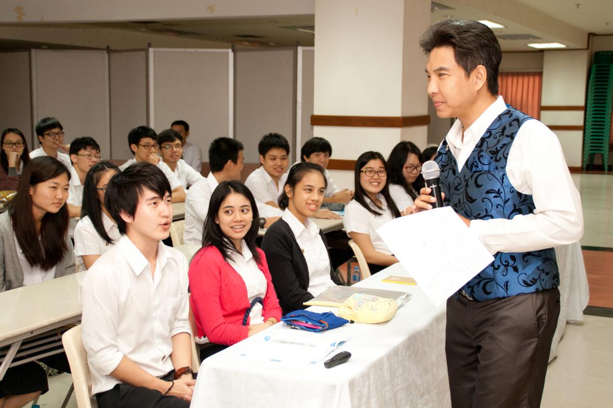 โครงการพัฒนาทักษะทางสังคมชั้นปีที่ 4