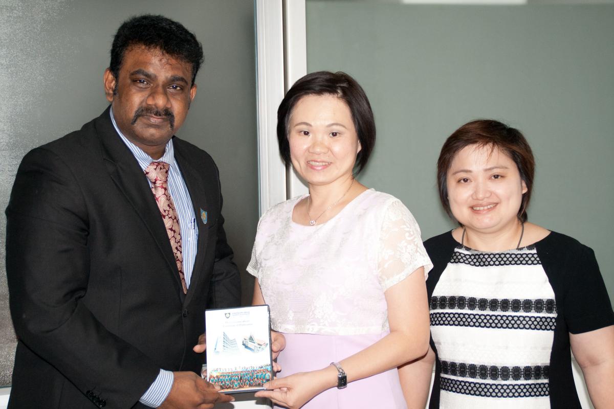 ต้อนรับ University of Puthisastra