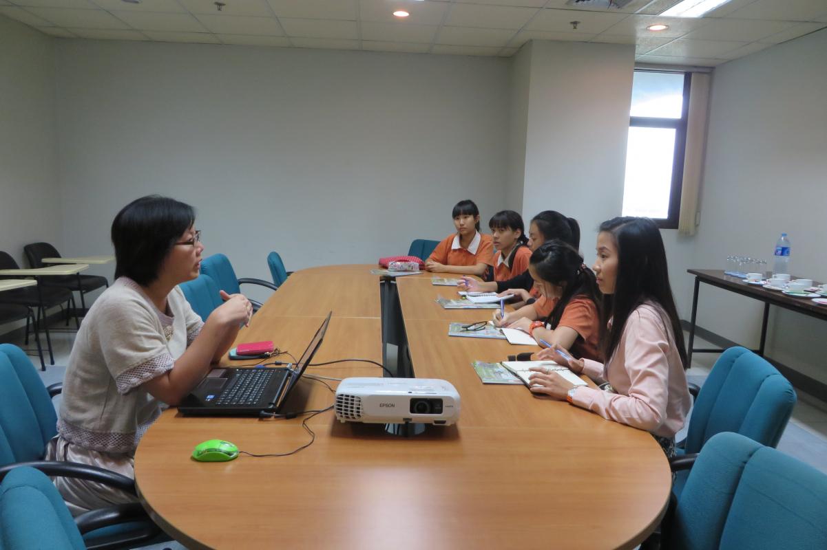 ครูและนักเรียนจากโรงเรียนเพลินพัฒนา เข้าสัมภาษณ์อาจารย์เภสัชมหิดล
