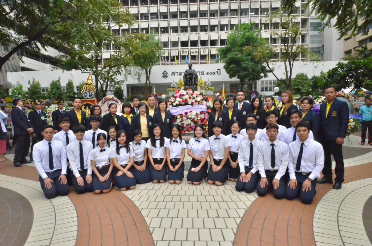 วางพวงมาลาใน วันมหิดล 24 กันยายน 