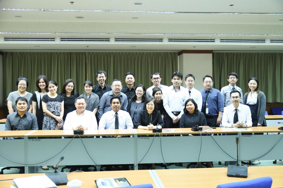 แลกเปลี่ยนความคิดเห็นและรับฟังข้อเสนอแนะในการส่งเสริมการทำงานของอาจารย์รุ่นใหม่ของคณะฯ 