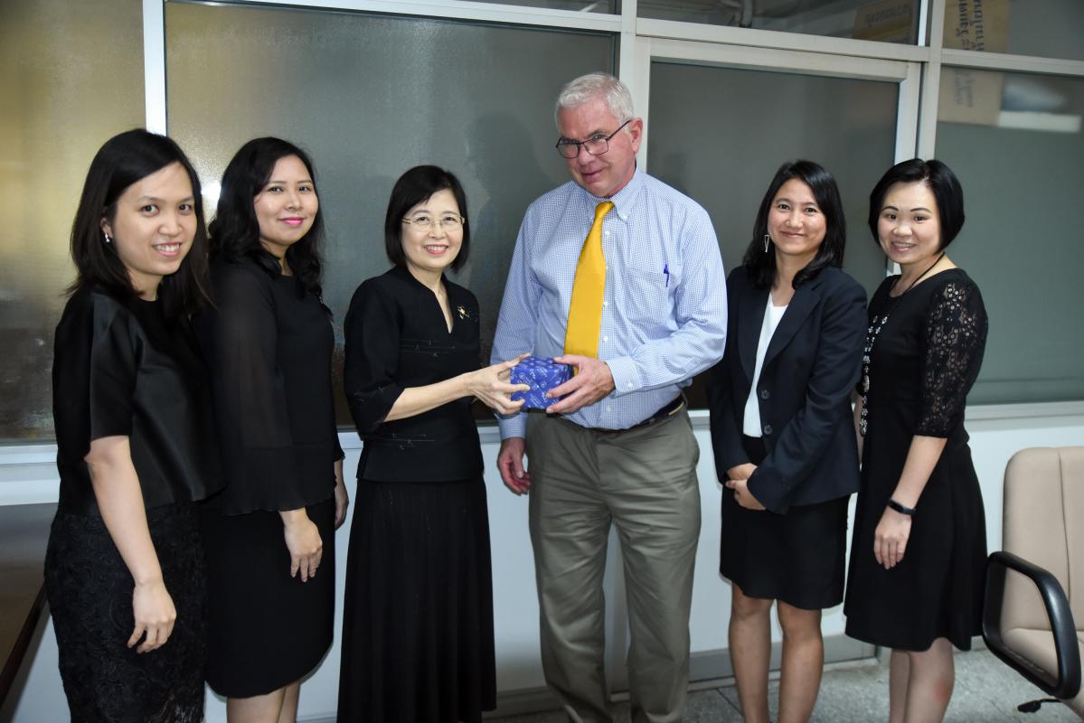 ต้อนรับ Prof.Dean Jamisan