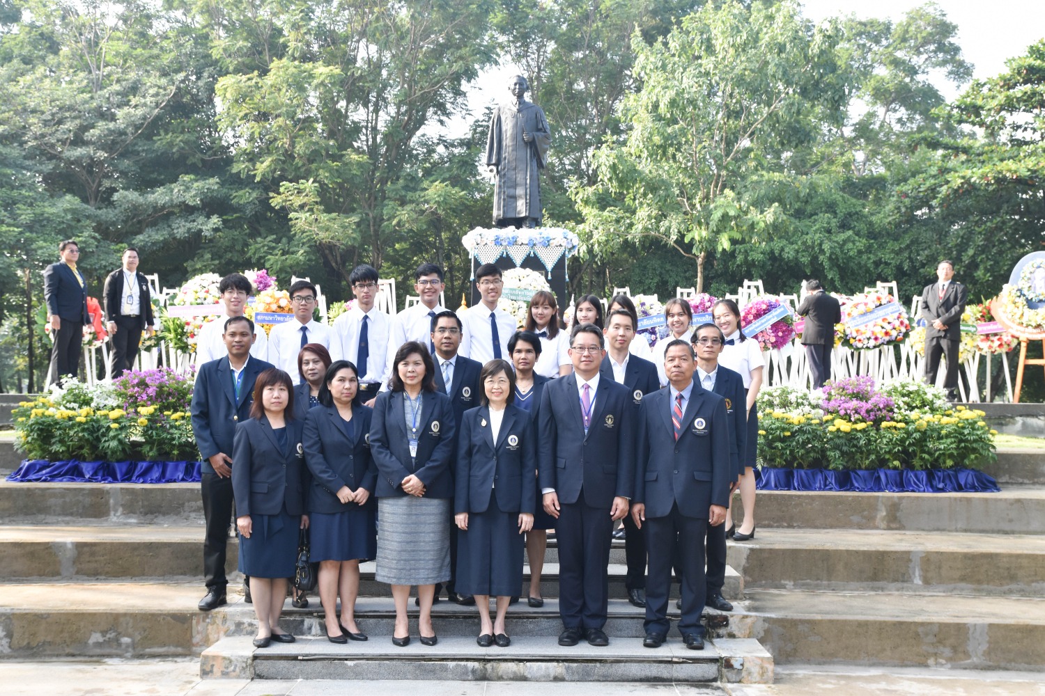 พิธีวางพวงมาลา วันมหิดล