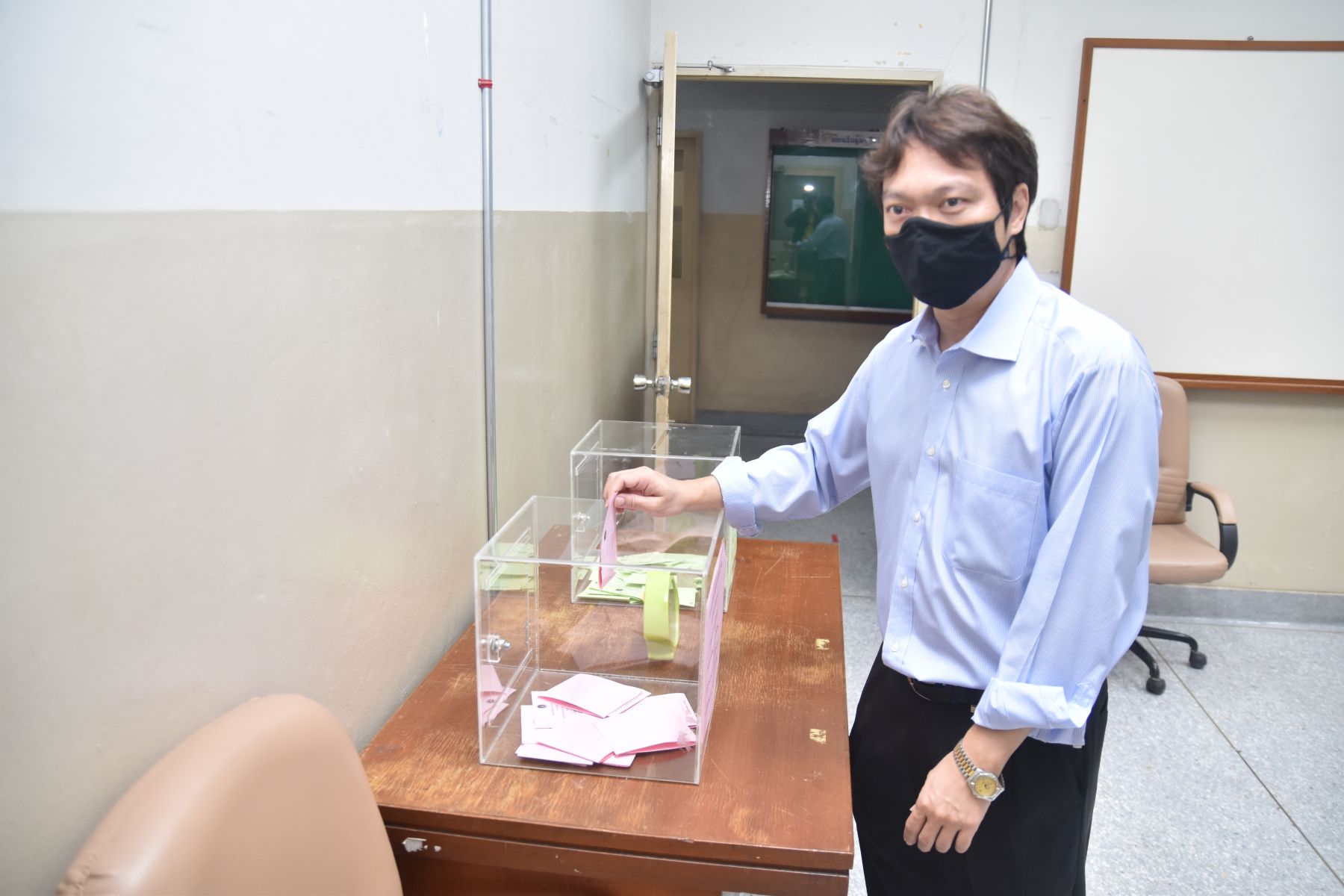 การเสนอชื่อผู้สมควรดำรงตำแหน่งคณบดีคณะเภสัชศาสตร์