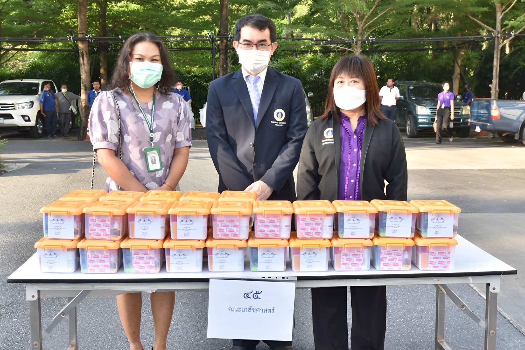 ทำบุญตักบาตร ถวายราชสดุดี สมเด็กพระนางเจ้าสุทิดา