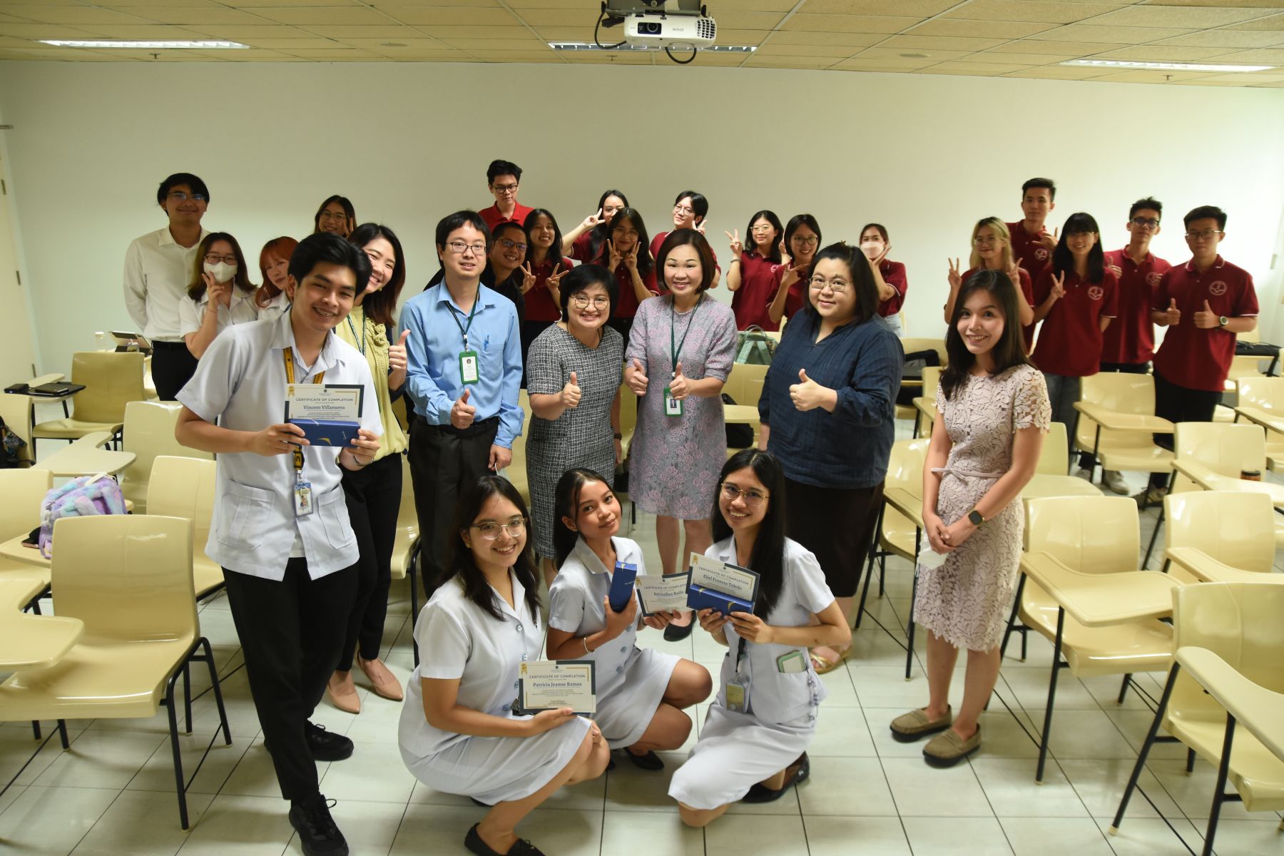 Exit Presentation from UST,HUP (นศ.แลกเปลี่ยนนำเสนอผลการอบรมฯ)