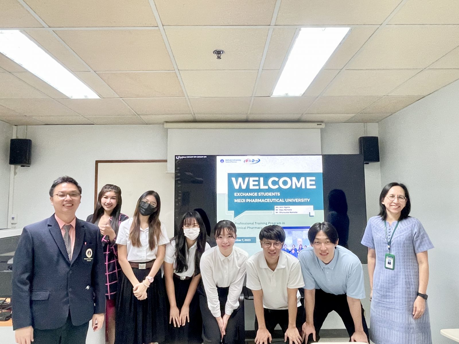 Orientation for the exchange students from Meiji Pharmaceutical University