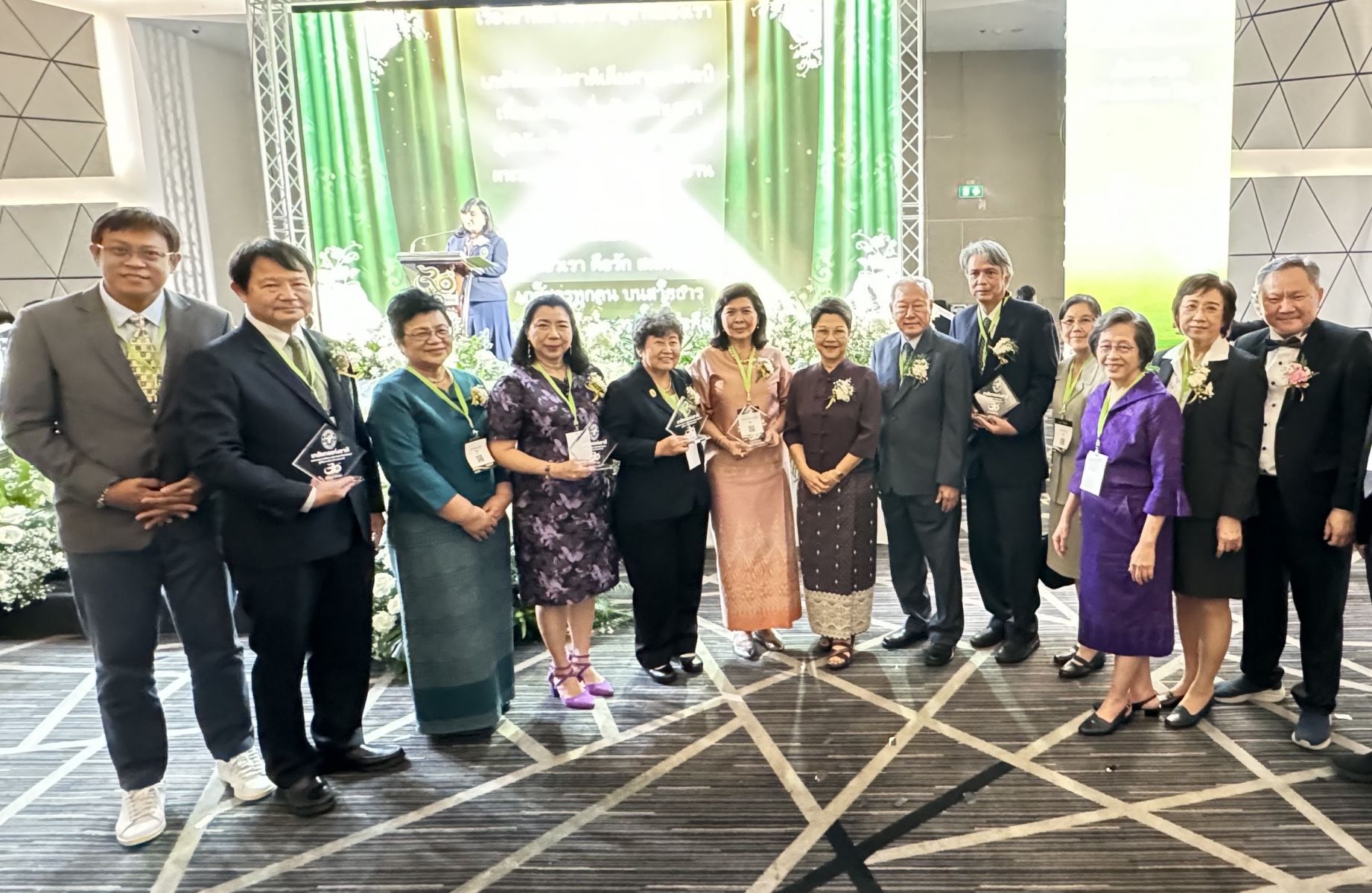 รางวัล “เภสัชกรแห่งชาติ” ในงานฉลองครบรอบ 30 ปีสภาเภสัชกรรม