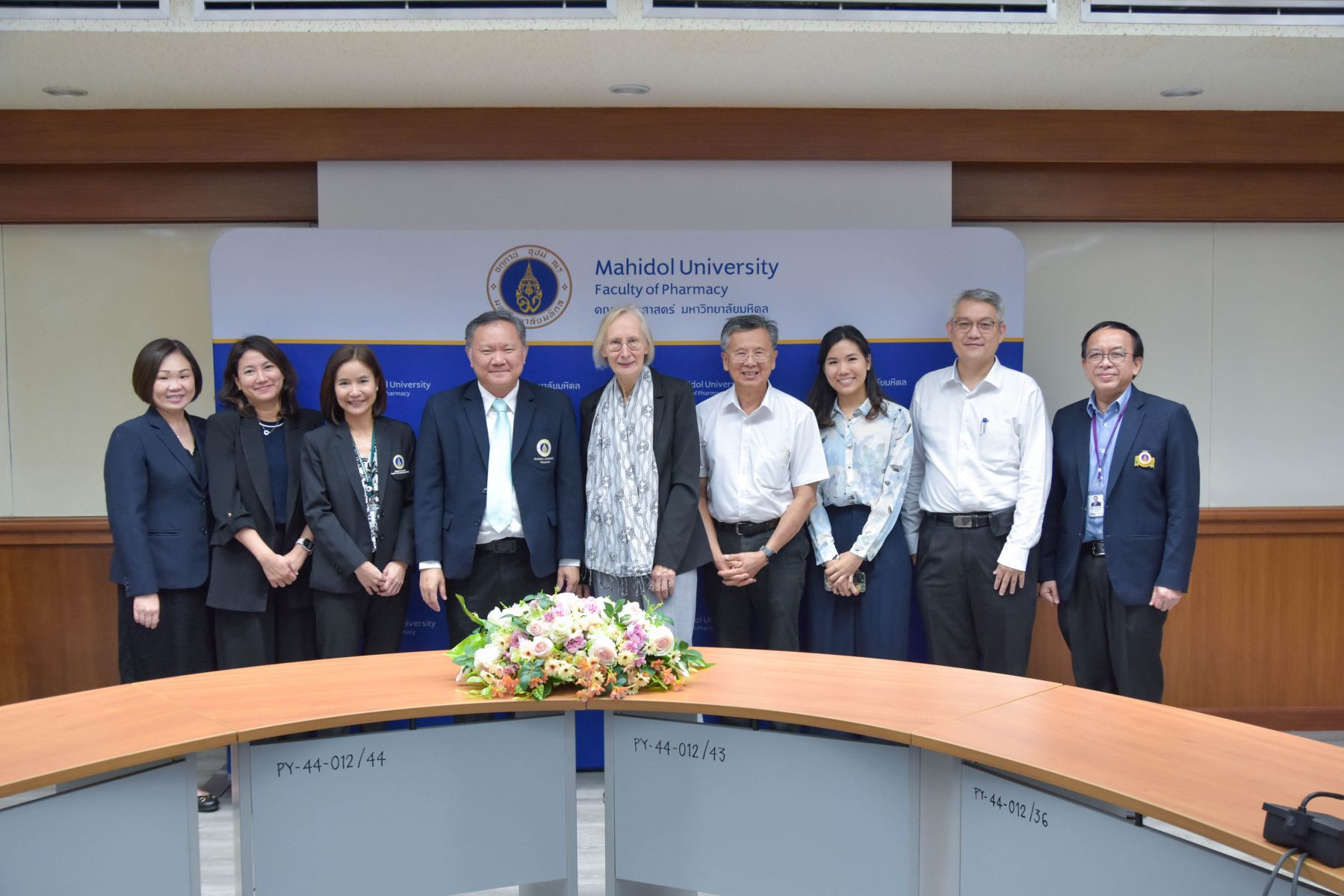 ต้อนรับแขกจาก London School of Hygiene and Tropical Medicine