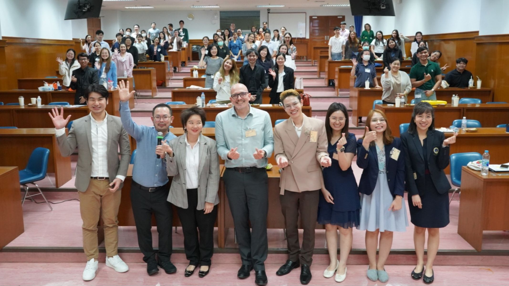 การเสวนาทางวิชาการ
เรื่อง Beyond 2D Cell Culture: Advanced 3D, 4D Skin, & Clinical Testing for Ultimate Cosmetic Efficacy and Safety Insights