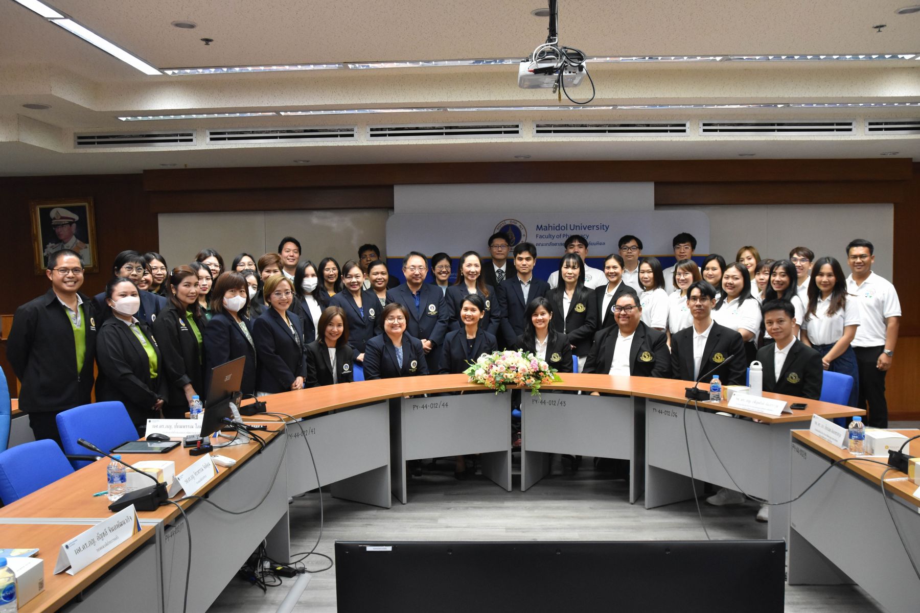 คณะเภสัชศาสตร์ มหวิทยาลัยเชียงใหม่ ดูงาน