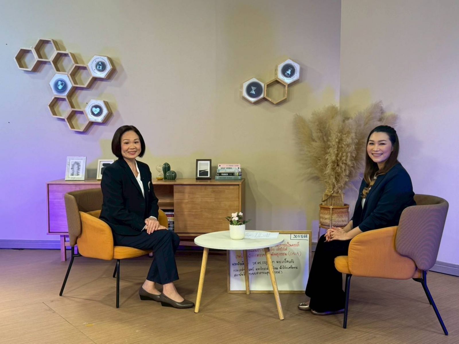 บันทึกเทปรายการ “คนสู้โรค” ถ่ายทอดความรู้ด้านการตรวจคัดกรองทารกในครรภ์ด้วยเทคโนโลยี NIPT