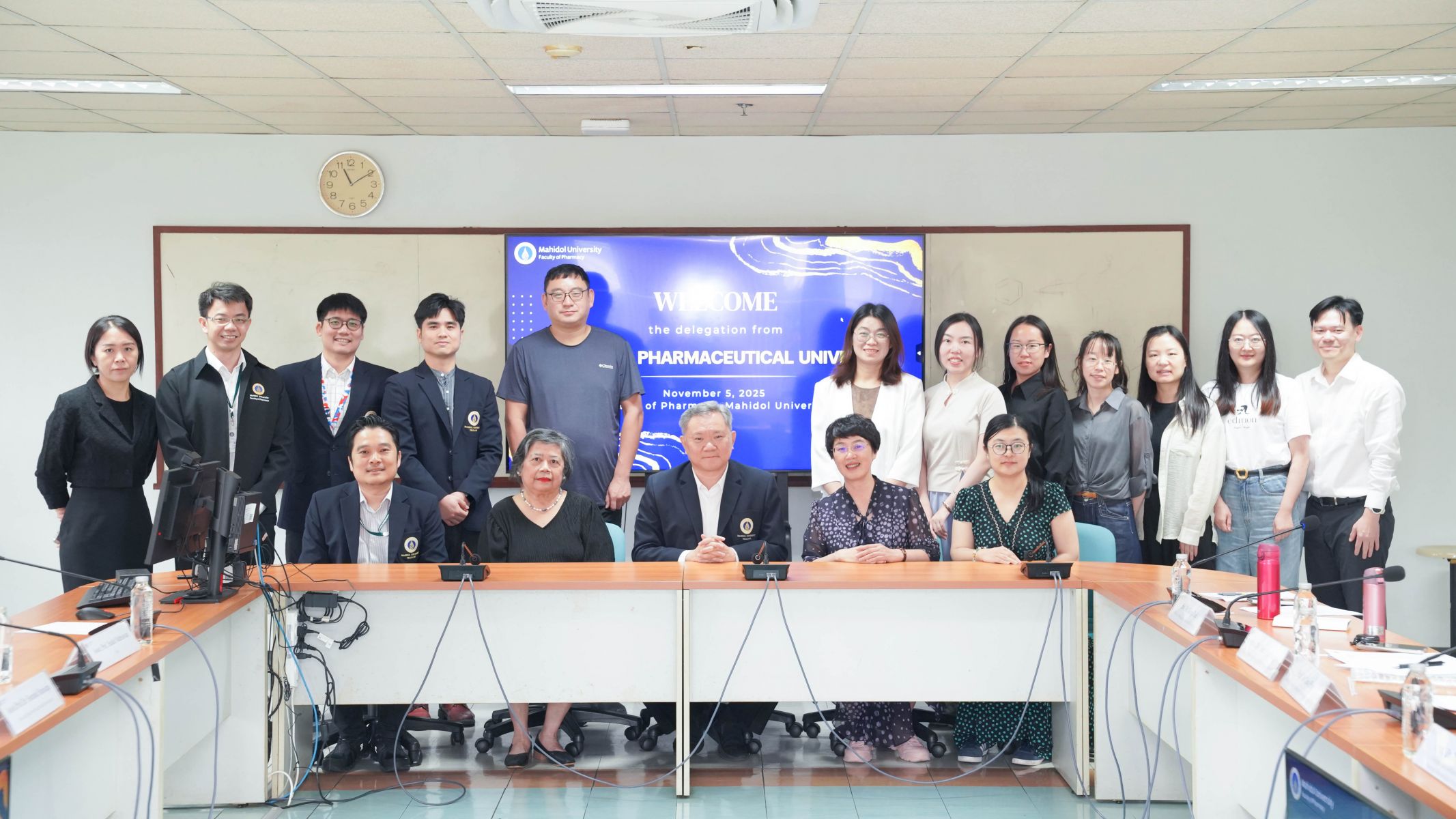 ต้อนรับผู้บริหารจาก Shenyang Pharmaceutical University