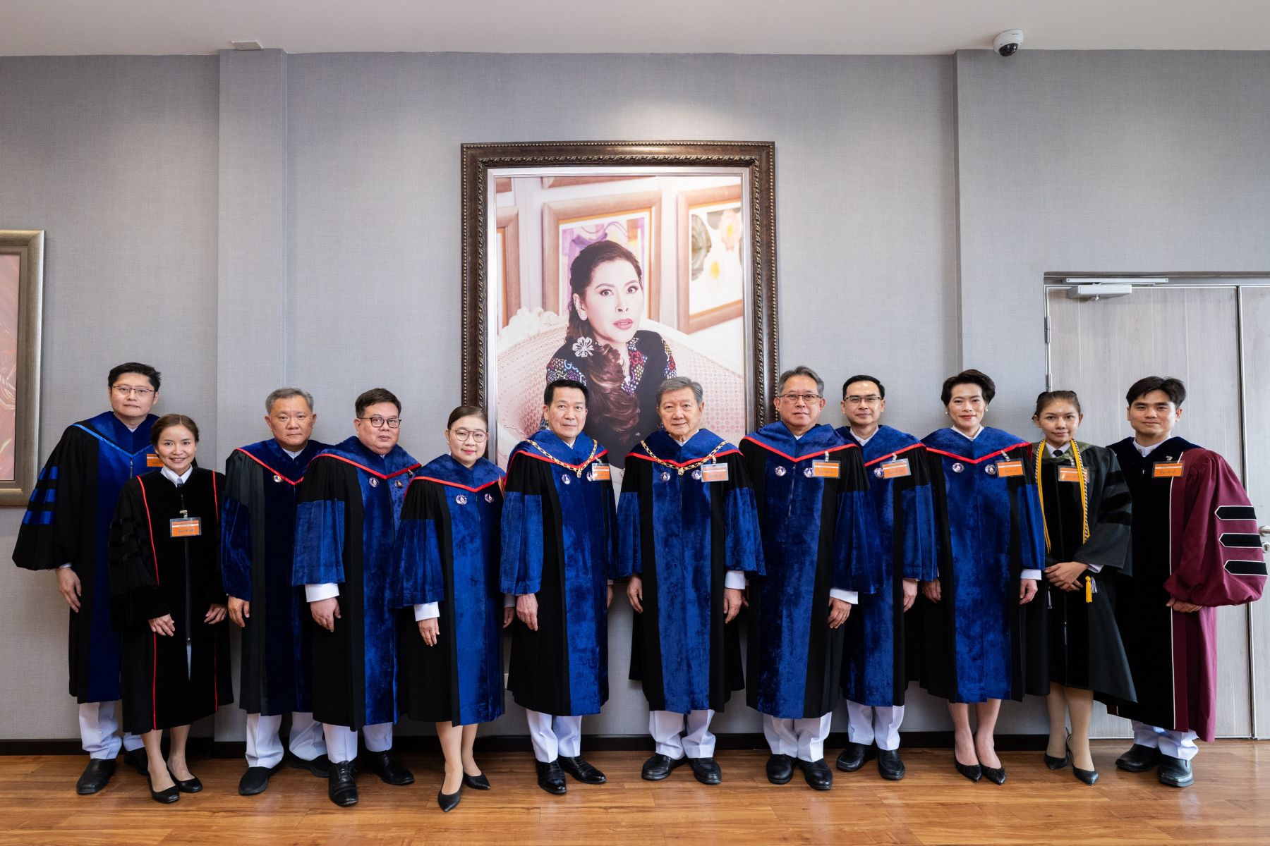 ถวายปริญญาเภสัชศาสตรดุษฎีบัณฑิตกิตติมศักดิ์