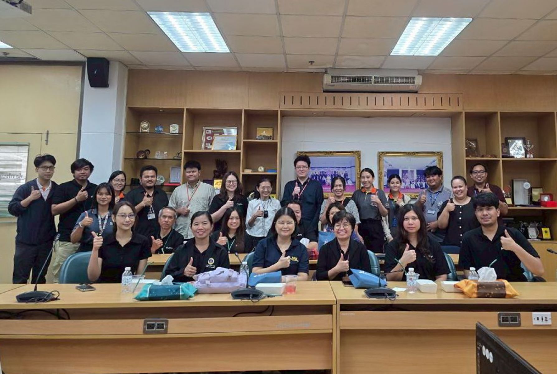 ศึกษาดูงานการบริหารจัดการห้องปฏิบัติการ ณ มหาวิทยาลัยเทคโนโลยีพระจอมเกล้าธนบุรี