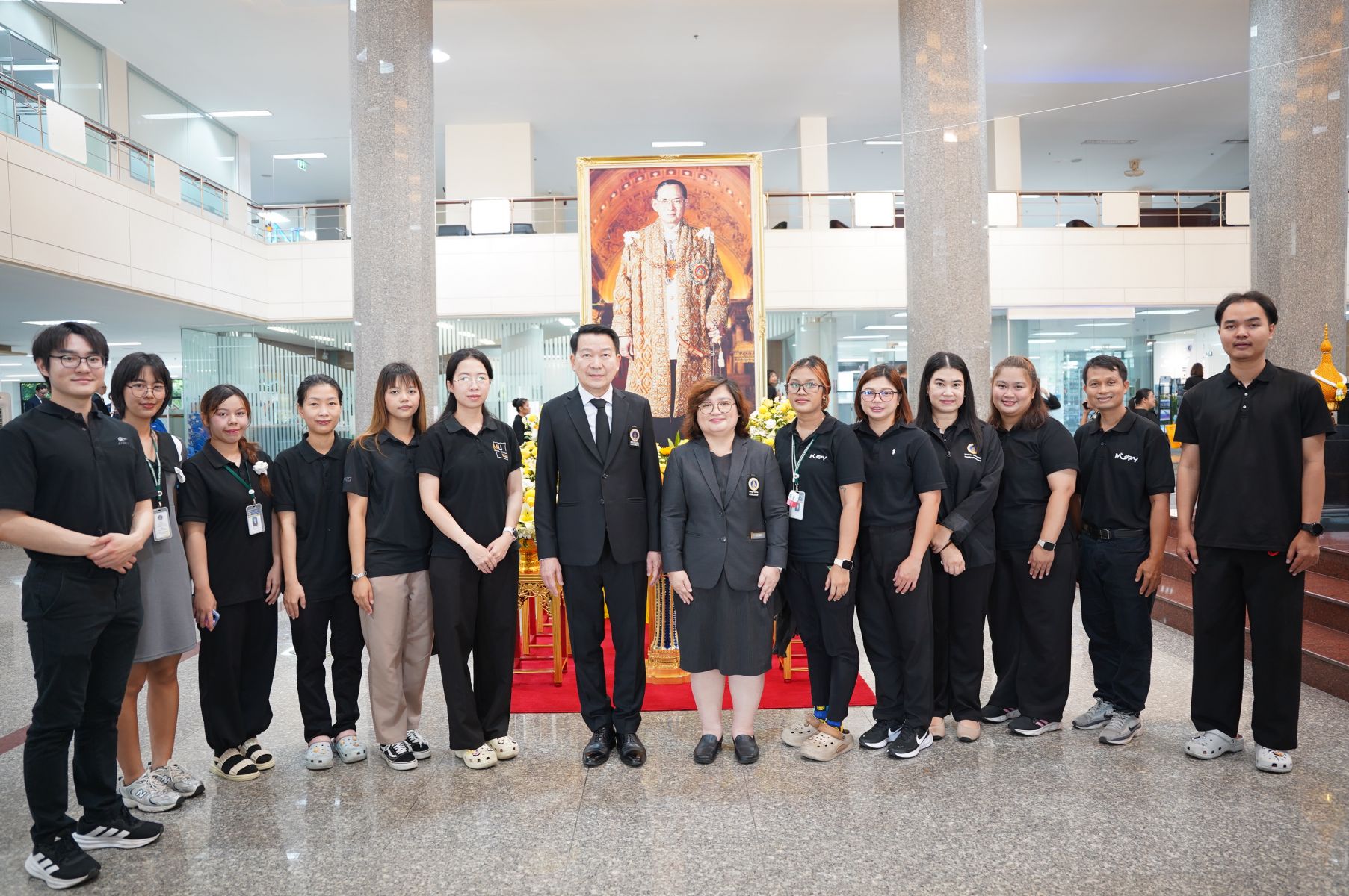 วันคล้ายวันสวรรคต ร.9