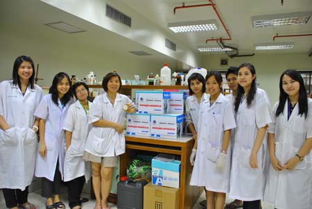 ภาควืชาเภสัชกรรม ร่วมแรงร่วมใจ ทำครีม สำหรับผ็ประสบภัยน้ำท่ว