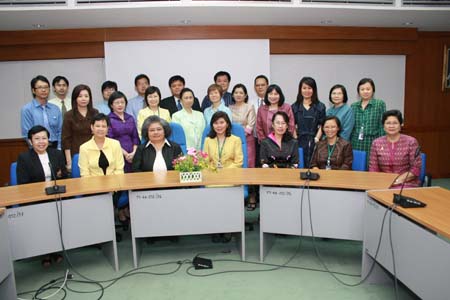 เภสัชกรหญิง ดร.กฤษณา ไกรสินธุ์ บรรยายพิเศษเรื่อง วิชาชีพเภสัชกรรมกับประชาสังคม