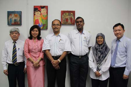 เภสัชมหิดลร่วมมือกับคณะเภสัชศาสตร์จาก Universiti Kebangsaan Malaysia (UKM) ประเทศมาเลเซียในด้านการเรียนการสอนและการวิจัย เมื่อ 29 มกราคม 2553