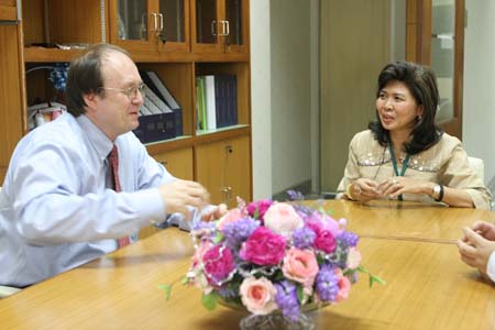 Professor Hartmut Derendorf เข้าพบคณบดีเนื่องในโอกาสมาบรรยายพิเศษ 