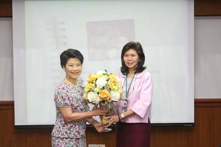 คณะเภสัชศาสตร์ เลี้ยงแสดงความยินดี กับ รศ.ภญ.ธิดา นิงสานนท์รับรางวัลมหิดลทยากร