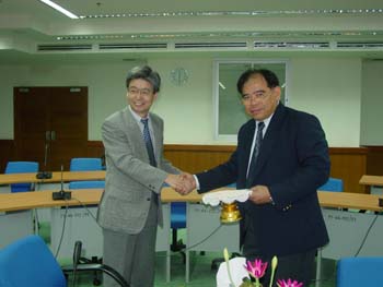 คณาจารย์จาก School of Pharmaceutical Sciences,Osaka University