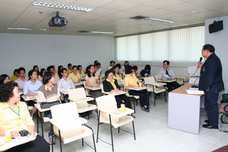 ปฐมนิเทศ นักศึกษาใหม่ระดับบัณฑิตศึกษา ปีการศึกษา 2550 ณ ห้องบรรยาย 701 ชั้น 7 อาคารราชรัตน์