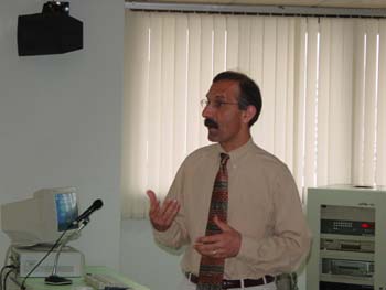 Director Center for Nanomedicine and Cellular Delivery, Department of Pharmaceutical Sciences, Associate Professor Dr. Hamid  Ghandehari  บรรยายพิเศษในหัวข้อเรื่อง  “University of Maryland Center for Nanomedicine : A Bench to Bedside” และ “Engineering Polymers for Targeted Drug and Gene Delivery”  โดยมีคณาจารย์ และนักศึกษาสนใจเข้าร่วมฟังการบรรยาย