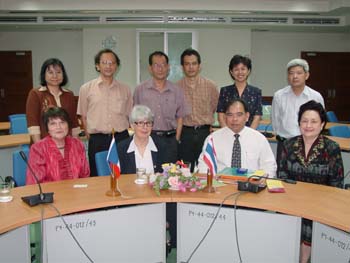 Professor Marie-Jose Foglietti and Dr:Anne Marie Mallet รองอธิการบดีฝ่ายวิเทศสัมพันธ์ มหาวิทยาลัยปารีส 5 ให้เกียรติบรรยายพิเศษเรื่อง System LMD การเรียน การสอน และการวิจัย ณ.ห้องประชุม 606 อ.ราชรัตน์ เมื่อวันที่ 28 ก.พ. 2548