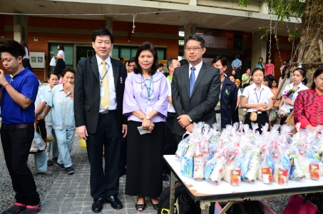 ทำบุญตักบาตร ปีใหม่ ที่ศาลายา