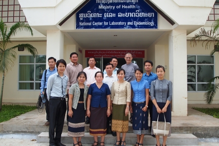 รองศาสตราจารย์ ดร. อาทร ริ้วไพบูลย์ ปฏิบัติงานในฐานะที่ปรึกษาองค์การอนามัยโลก ณ สปป.ลาว