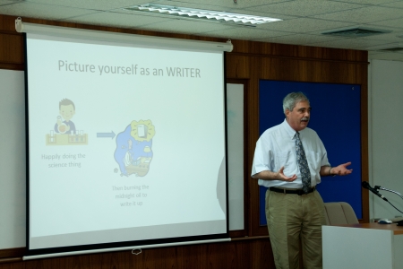 บรรยายพิเศษ Prof. Lee E Kirsch หัวข้อ Reading Writing and Editing Pharmaceutical Research Manuscripts