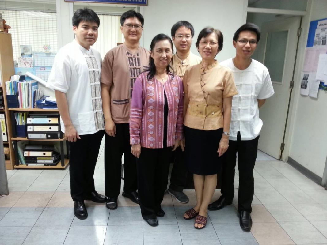 เภสัชวิทยาร่วมใจกันใส่ผ้าไทยเพื่อสร้างเอกลักษณ์ความเป็นไทย