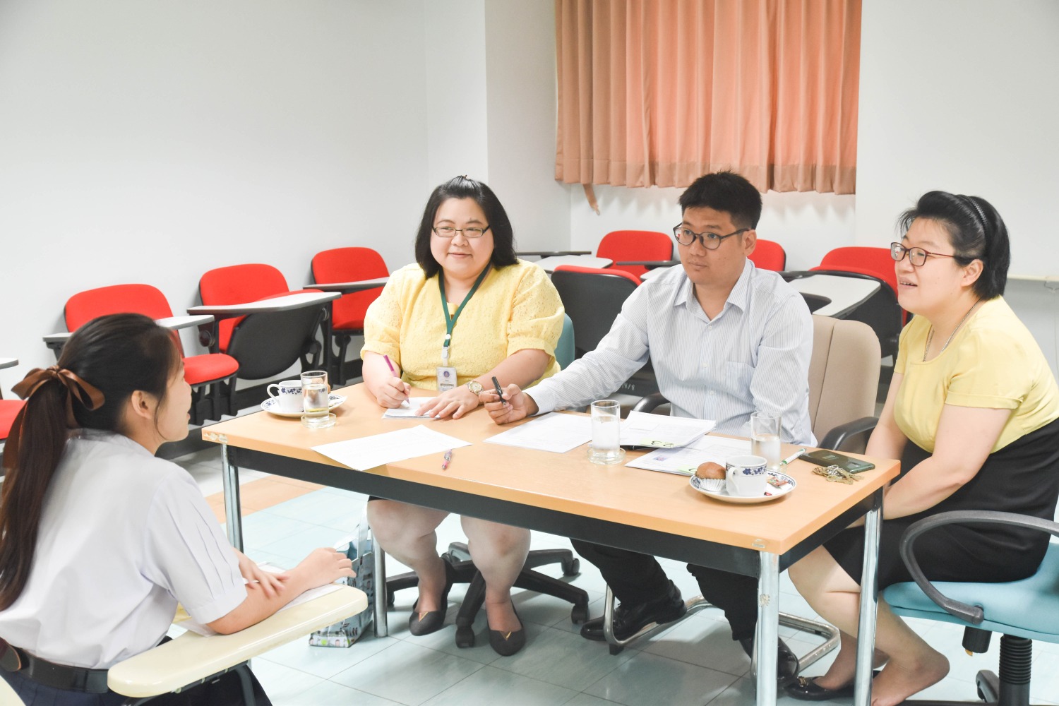 สอบสัมภาษณ์นักศึกษารอบ กสพท
