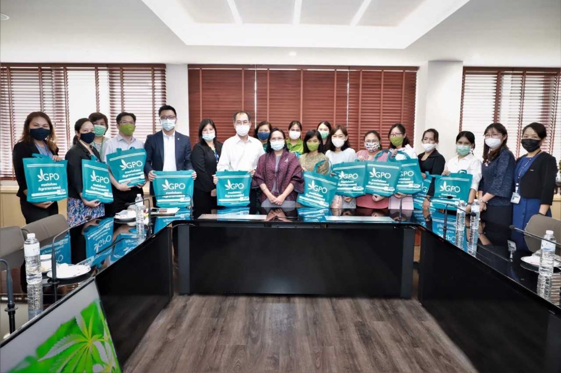 เภสัชมหิดลศึกษาดูงานห้องปฏิบัติการวิเคราะห์วิจัยเกี่ยวกับพืชกัญชาและกัญชง ขององค์การเภสัชกรรม