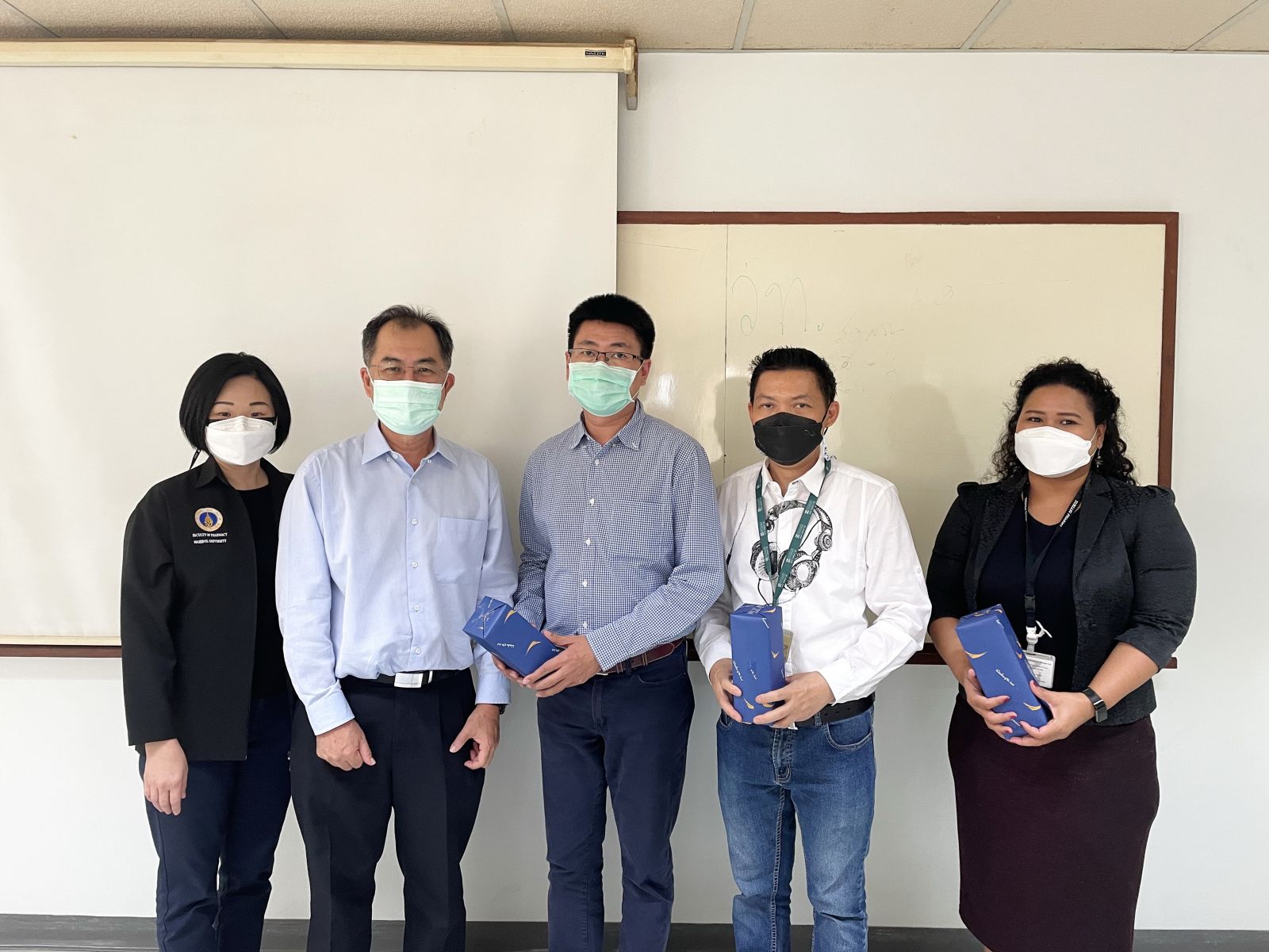 ประชุมความร่วมมือกับบริษัท ซิลลิค ฟาร์มา จำกัด