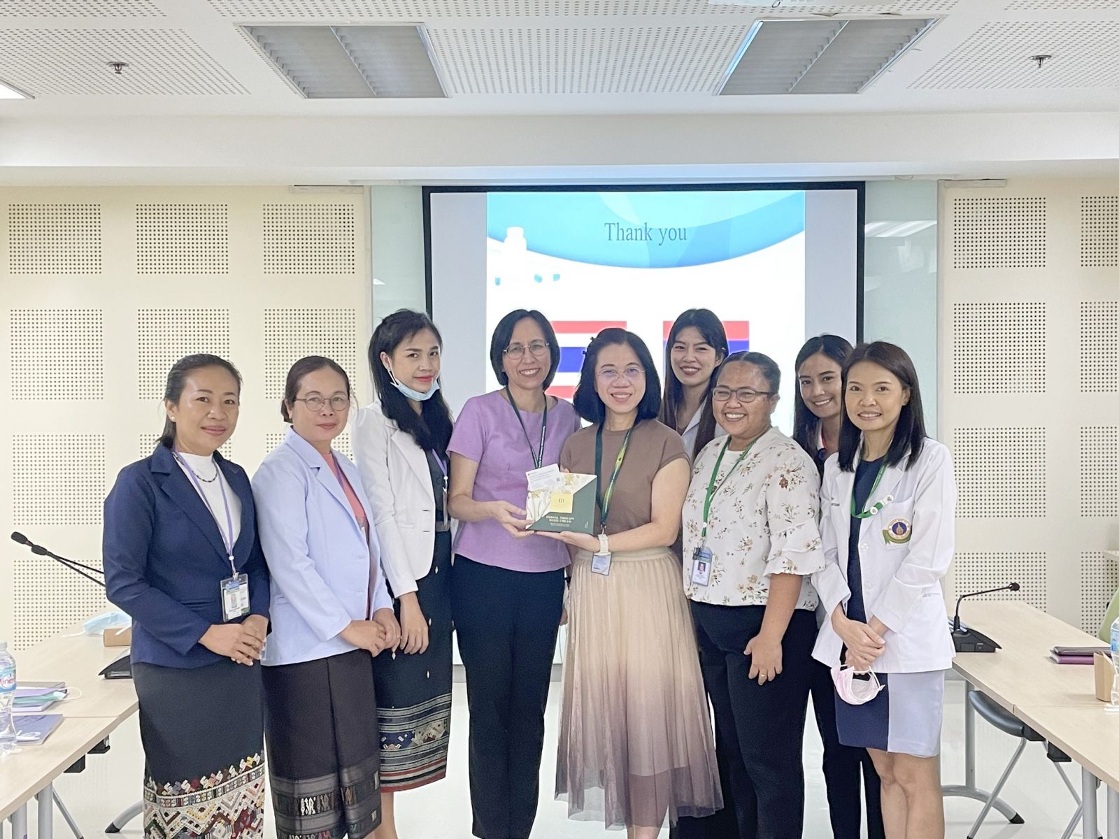 เภสัชกร สปป.ลาว ศึกษาดูงานฝ่ายเภสัชกรรม ศูนย์การแพทย์สมเด็จพระเทพรัตน์