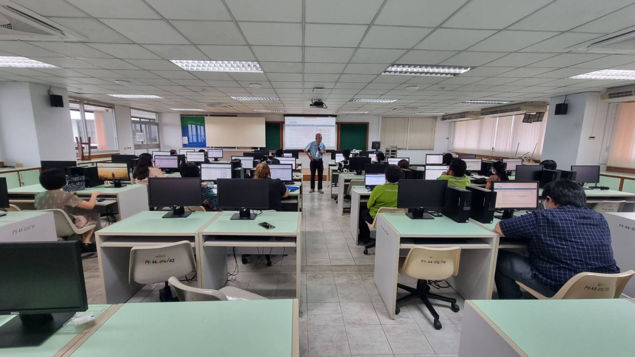งานเทคโนโลยีสารสนเทศฯ จัดอบรมการใช้โปรแกรม StudentCare แก่บุคลากร