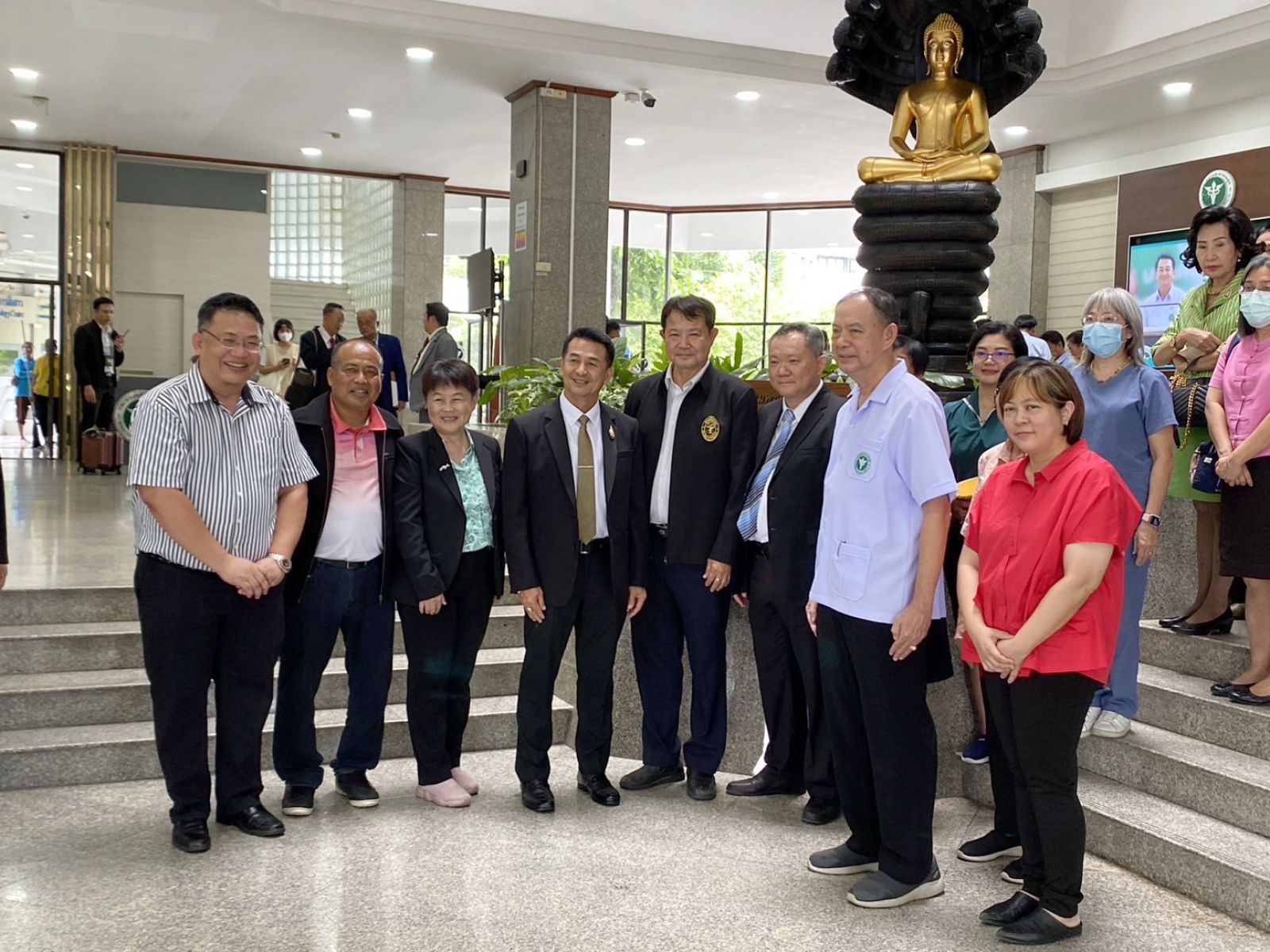 เข้าพบรัฐมนตรีว่าการกระทรวงสาธารณสุข