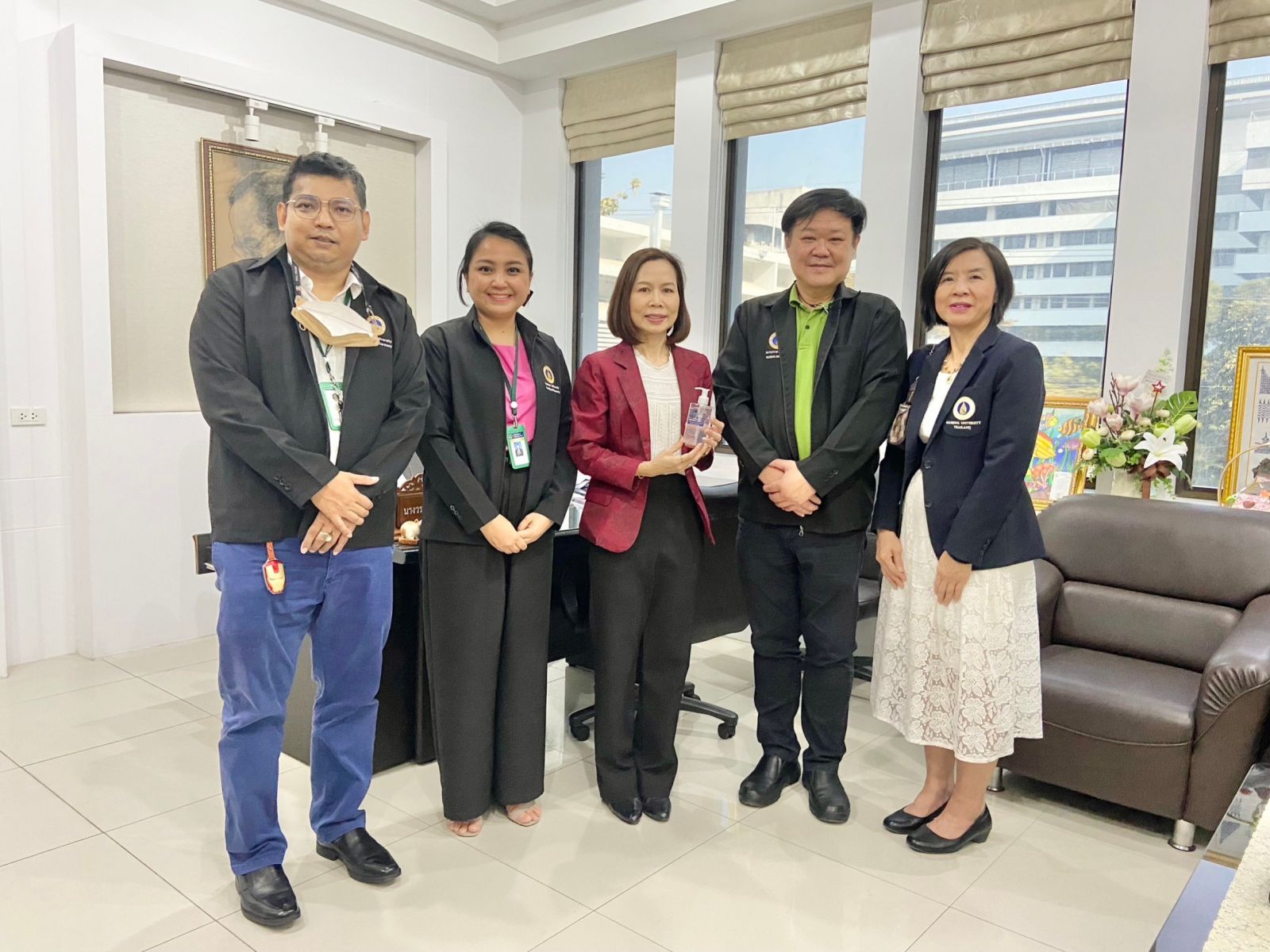 เภสัชมหิดลแสดงความปรารถนาดีต่อชุมชนรอบข้างในโอกาสขึ้นปีใหม่ ประจำปี 2567