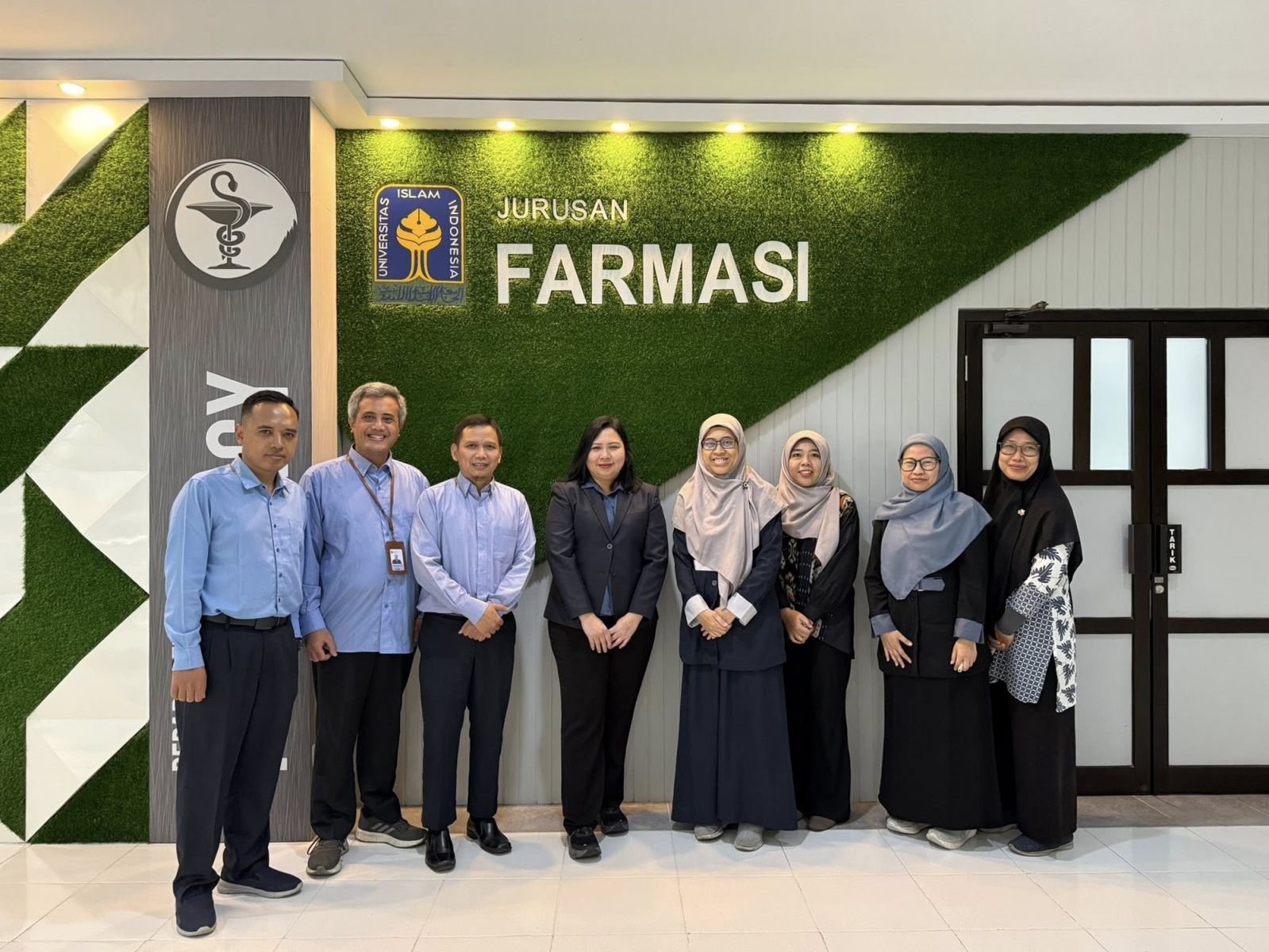 Guest speaker on “Introduction to Antibiotic Resistance: Causes, Impacts, and the Role of Pharmacists in Antimicrobial Stewardship” at Universitas Islam Indonesia (UII), Indonesia