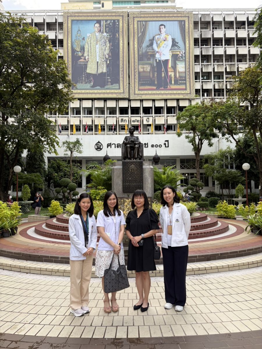 เภสัชมหิดลนำอาจารย์อาคันตุกะเข้าศึกษาดูงานฝ่ายเภสัชกรรม โรงพยาบาลศิริราช