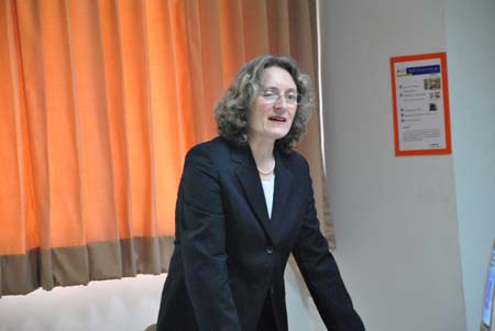 Prof. Dr. Adelheid H. Brantner จาก University of Graz ประเทศออสเตรีย จะเข้าพบคณบดี และบรรยายพิเศษ เรื่อง "The path from plants to herbal medicinal products"